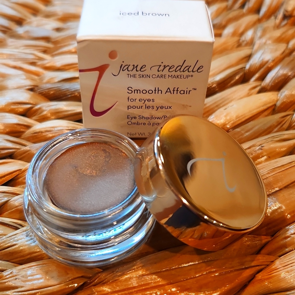 Jane iredale eye shadow.